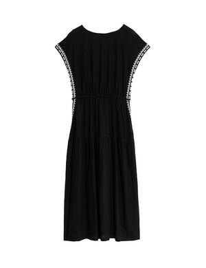 marksandspencer_SS24_Len_T520687_midi saty s vysokym podilem lnu s vysivkou_cerna_1899Kc.jpg